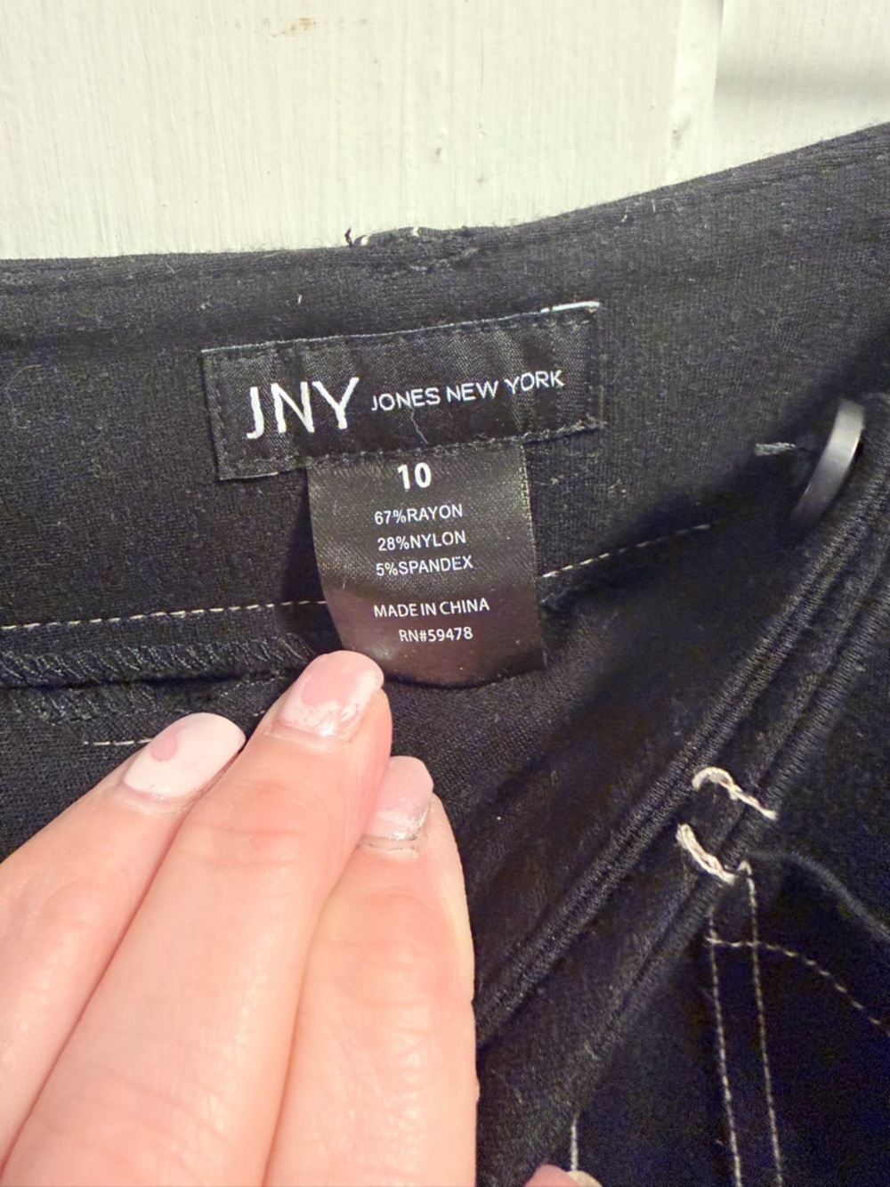 Jones New York Black Pants with White Contrast Stitching size 10 - Picture 4 of 6